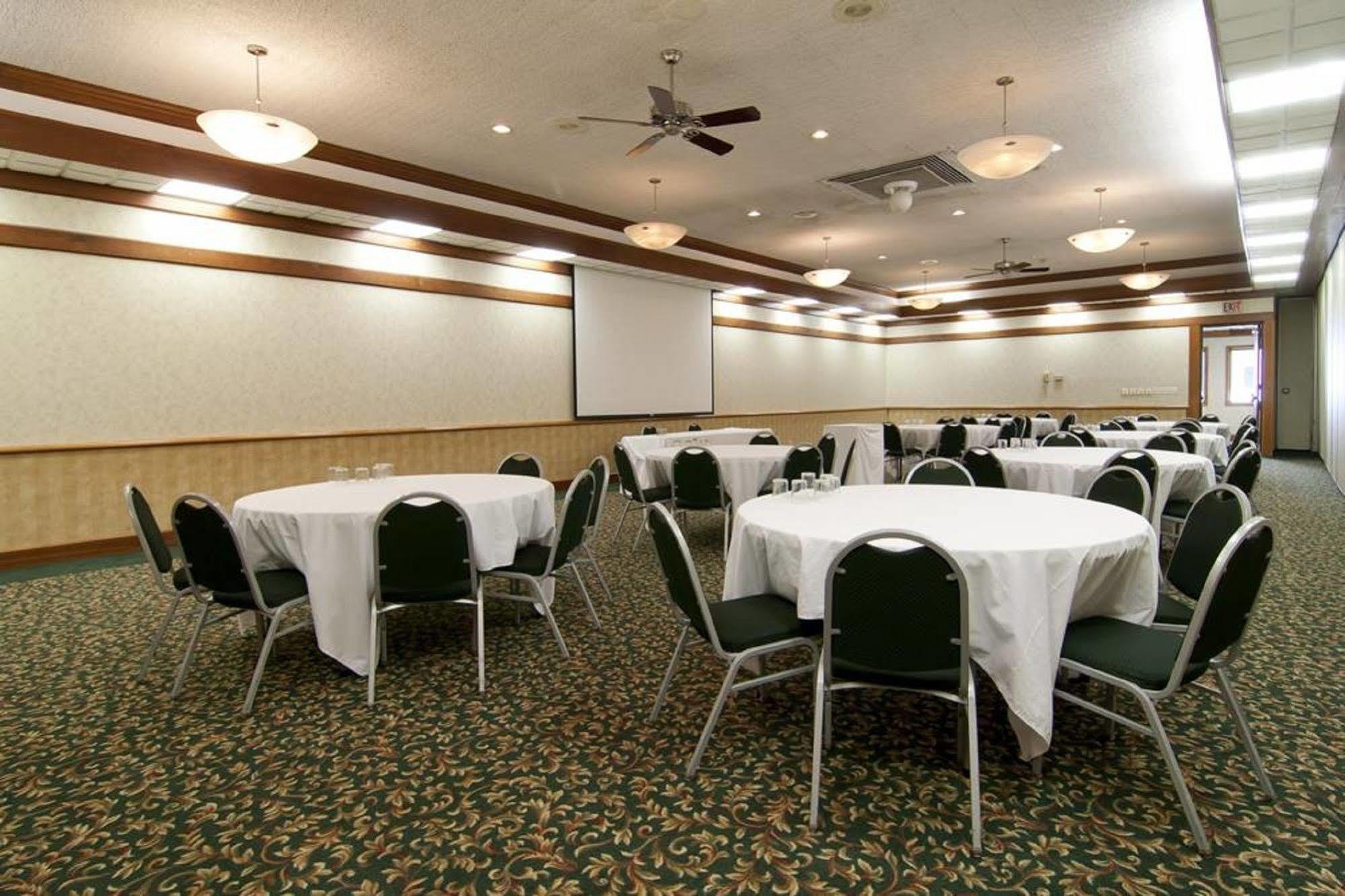 Norwood Inn & Suites Mankato North Mankato Dış mekan fotoğraf